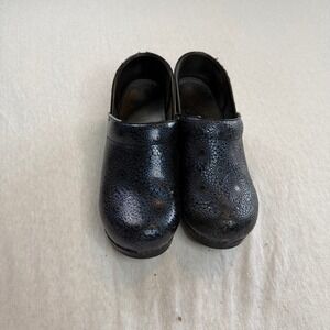 Dansko Professional Blue Mosaic Metallic Leather Clogs Womens 39 Nursing Shoes